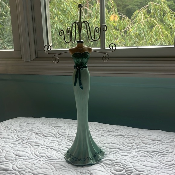 Jewelry Hanger Doll with Dress for Necklaces, Bracelets, Rings NEW - Picture 4 of 10